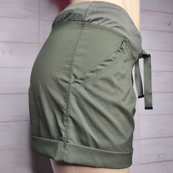 Mondetta Women's Shorts - Picture 3 of 6